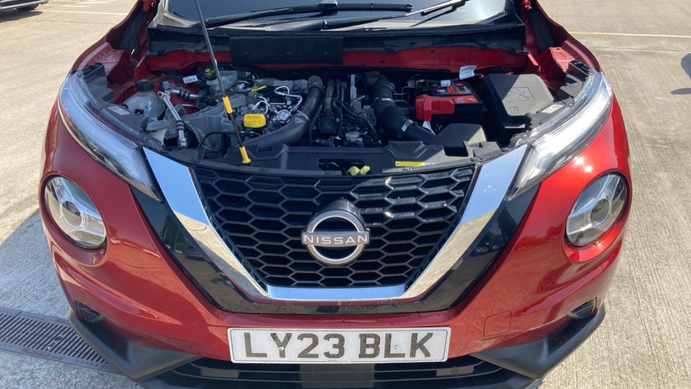 Nissan Juke 1.0 DiG-T 114 N-Connecta 5dr DCT Petrol Hatchback - Image 8