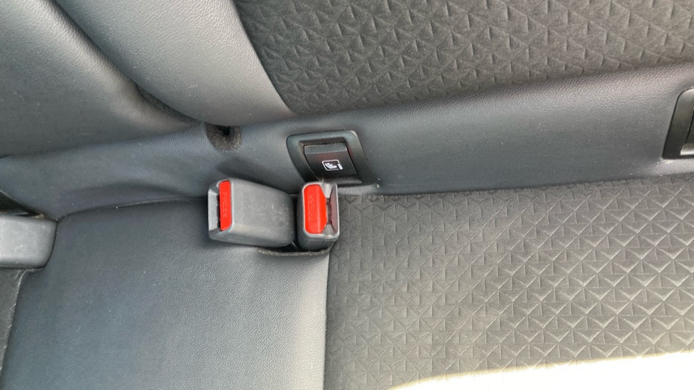 Nissan Juke 1.0 DiG-T 114 N-Connecta 5dr DCT Petrol Hatchback - Image 17