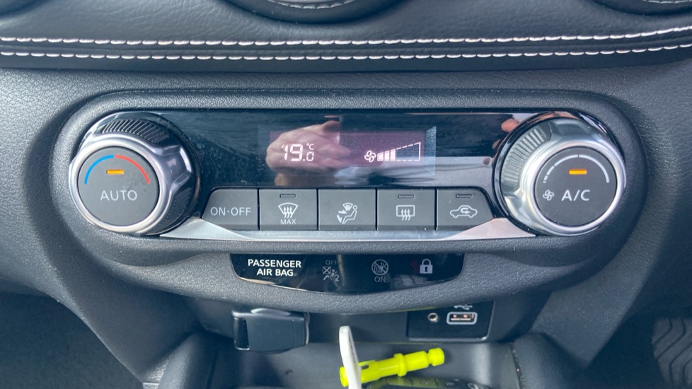 Nissan Juke 1.0 DiG-T 114 N-Connecta 5dr DCT Petrol Hatchback - Image 25