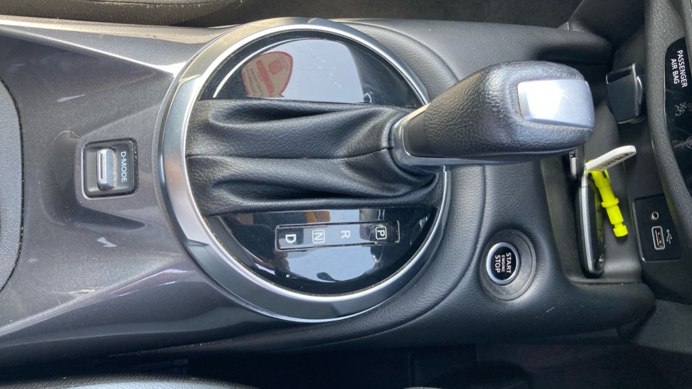 Nissan Juke 1.0 DiG-T 114 N-Connecta 5dr DCT Petrol Hatchback - Image 26