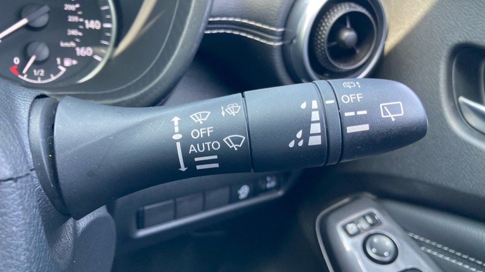 Nissan Juke 1.0 DiG-T 114 N-Connecta 5dr DCT Petrol Hatchback - Image 30