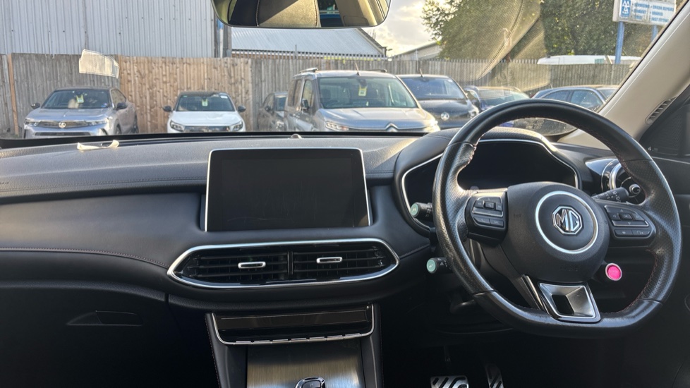 MG HS 1.5 T-GDI Trophy 5dr DCT Petrol Hatchback - Image 10