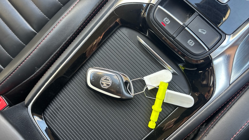 MG HS 1.5 T-GDI Trophy 5dr DCT Petrol Hatchback - Image 20