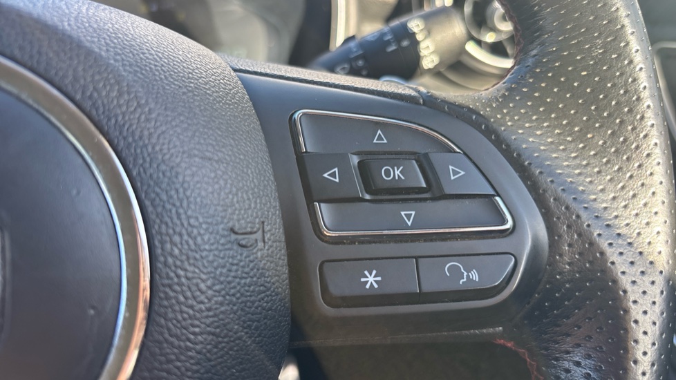MG HS 1.5 T-GDI Trophy 5dr DCT Petrol Hatchback - Image 22
