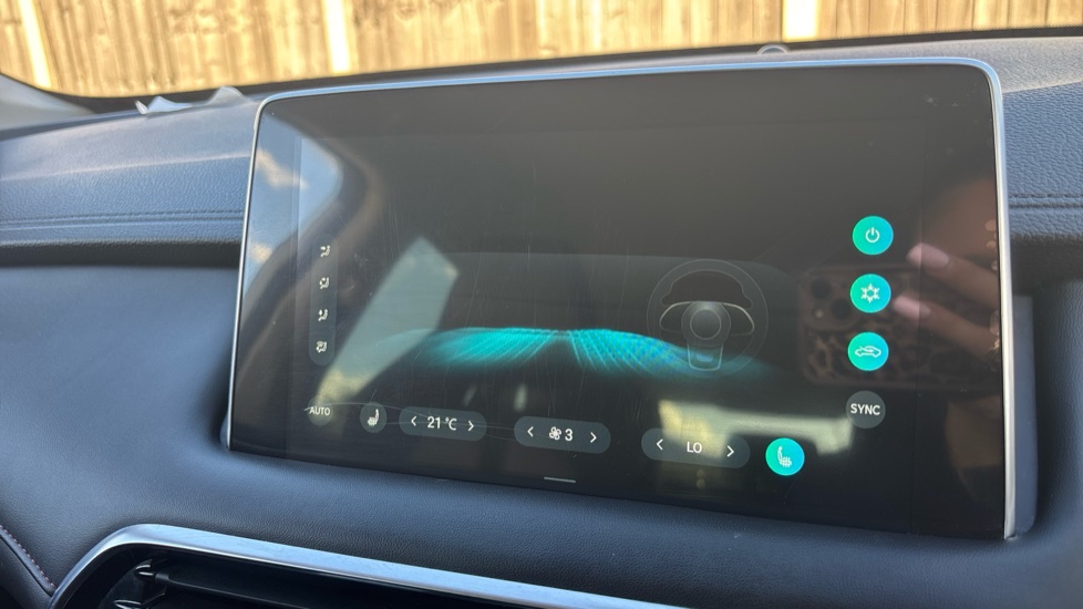 MG HS 1.5 T-GDI Trophy 5dr DCT Petrol Hatchback - Image 28