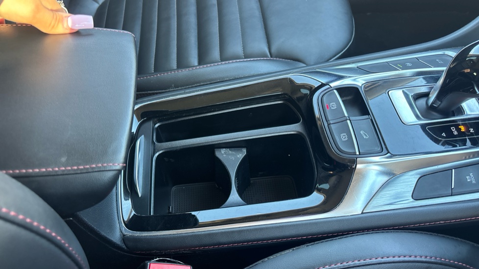 MG HS 1.5 T-GDI Trophy 5dr DCT Petrol Hatchback - Image 38
