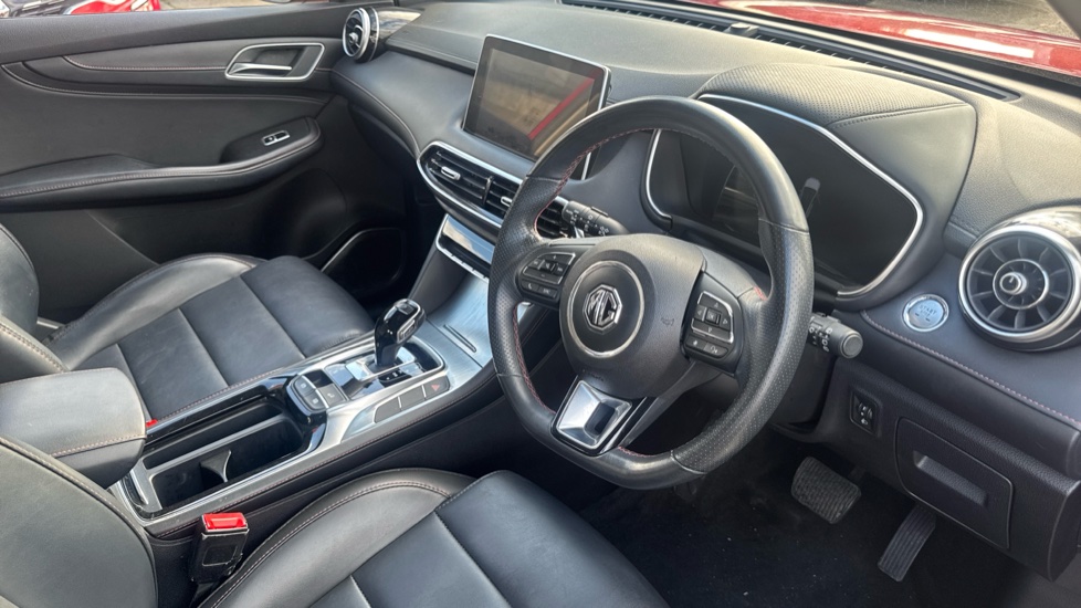 MG HS 1.5 T-GDI Excite 5dr DCT Petrol Hatchback - Image 11