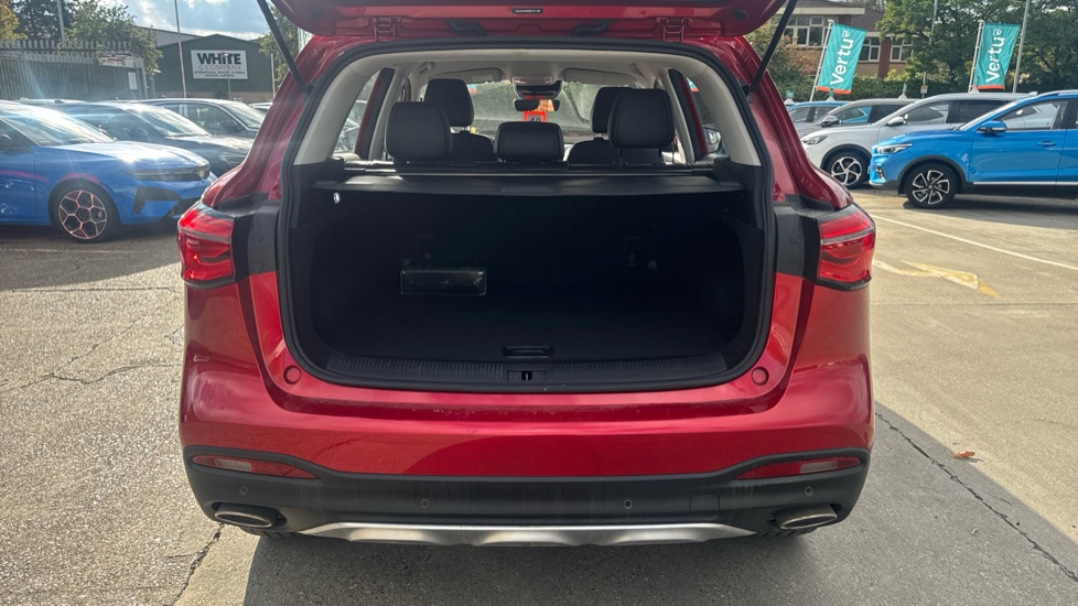 MG HS 1.5 T-GDI Excite 5dr DCT Petrol Hatchback - Image 27