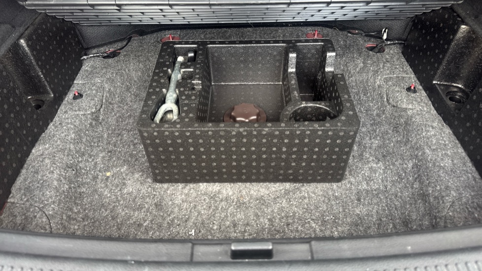 MG HS 1.5 T-GDI Excite 5dr DCT Petrol Hatchback - Image 30
