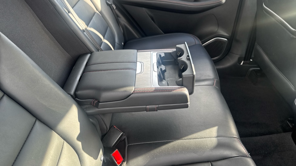 MG HS 1.5 T-GDI Excite 5dr DCT Petrol Hatchback - Image 33