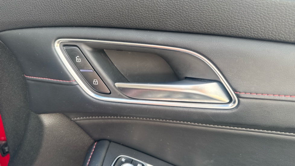 MG HS 1.5 T-GDI Excite 5dr DCT Petrol Hatchback - Image 37