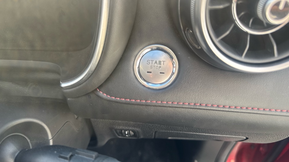 MG HS 1.5 T-GDI Excite 5dr DCT Petrol Hatchback - Image 40