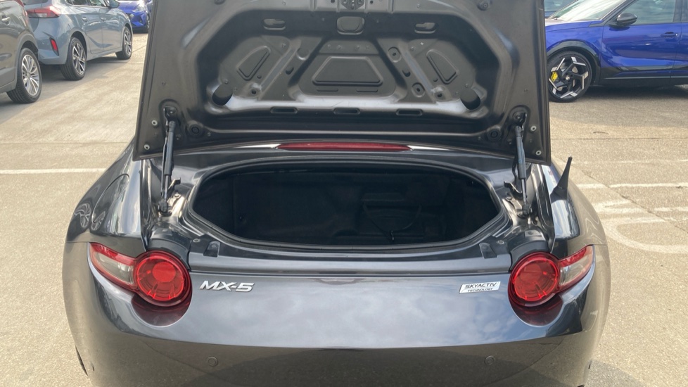 Mazda MX-5 2.0 Sport Nav 2dr Petrol Convertible - Image 4