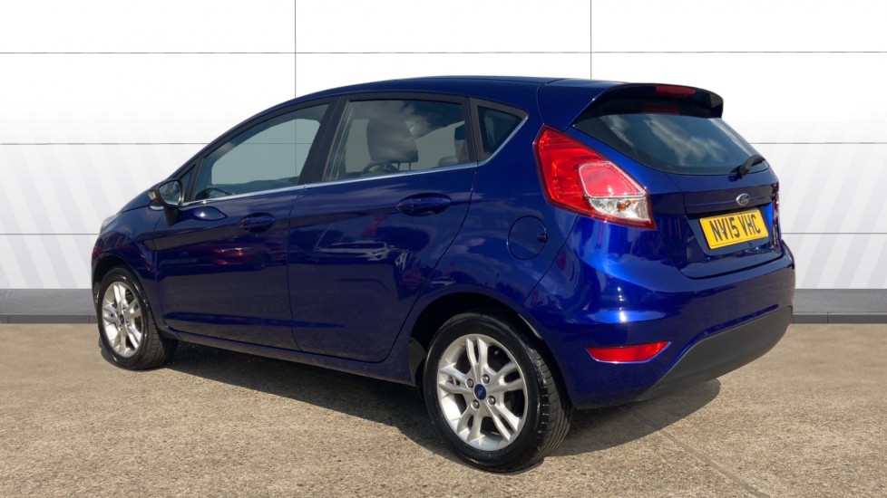 Ford Fiesta 1.25 82 Zetec 5dr Petrol Hatchback - Image 2