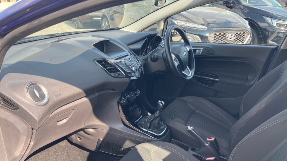 Ford Fiesta 1.25 82 Zetec 5dr Petrol Hatchback - Image 9