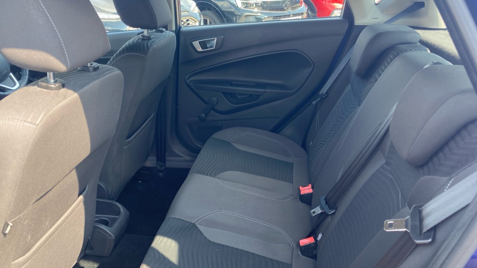 Ford Fiesta 1.25 82 Zetec 5dr Petrol Hatchback - Image 16