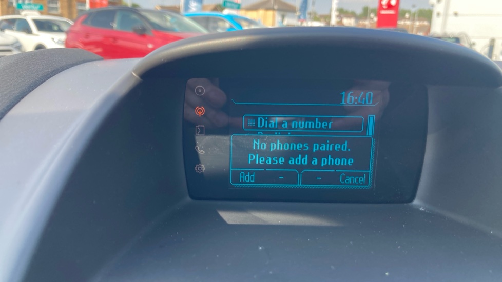 Ford Fiesta 1.25 82 Zetec 5dr Petrol Hatchback - Image 22