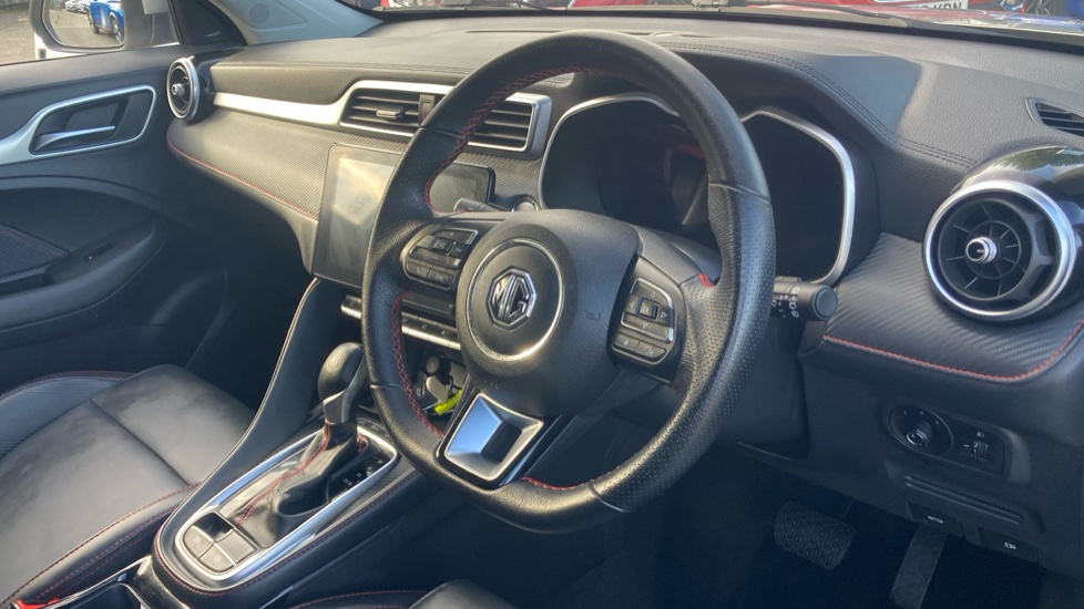 MG ZS 1.0T GDi Exclusive 5dr DCT Petrol Hatchback - Image 11
