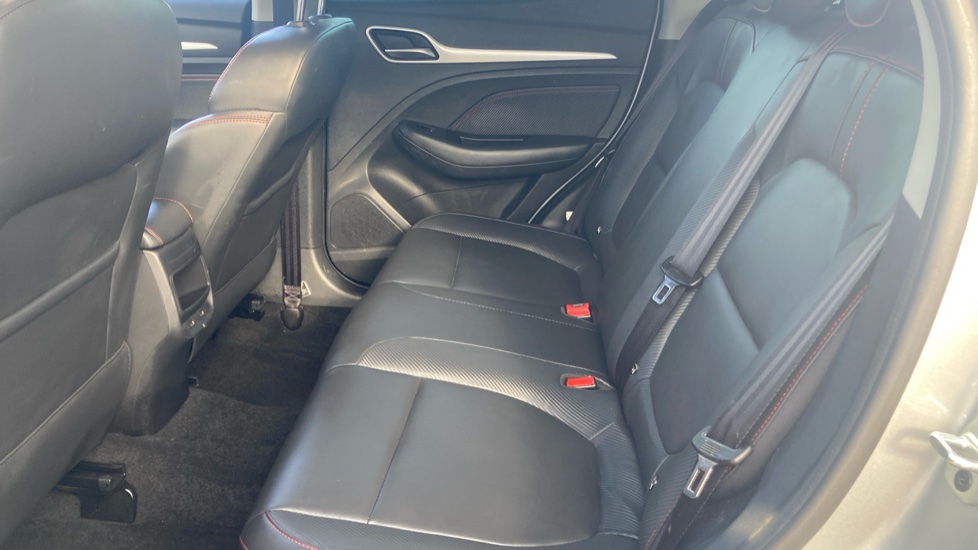 MG ZS 1.0T GDi Exclusive 5dr DCT Petrol Hatchback - Image 16