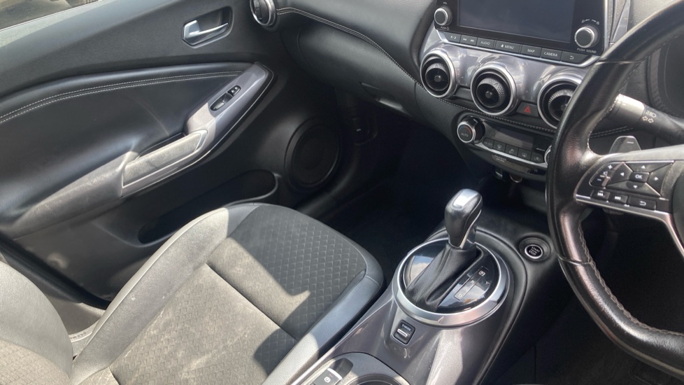 Nissan Juke 1.0 DiG-T 114 N-Connecta 5dr DCT Petrol Hatchback - Image 14