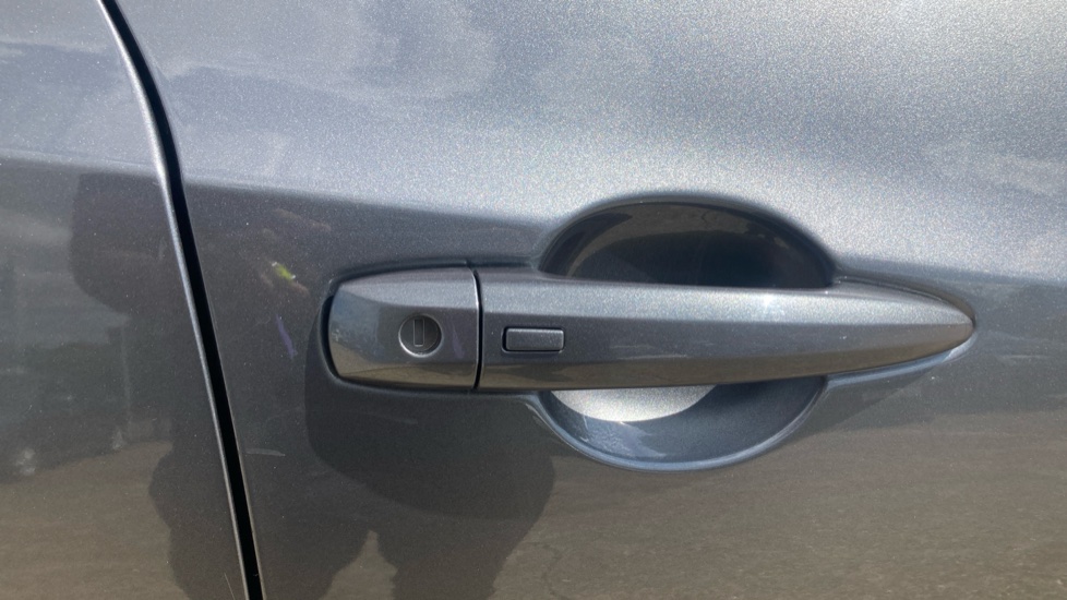 Nissan Juke 1.0 DiG-T 114 N-Connecta 5dr DCT Petrol Hatchback - Image 29