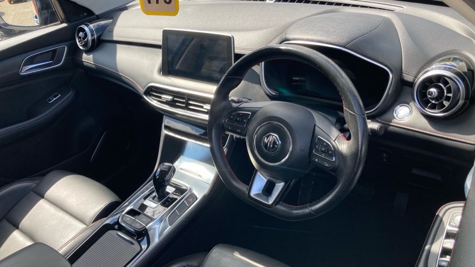 MG HS 1.5 T-GDI Excite 5dr DCT Petrol Hatchback - Image 11