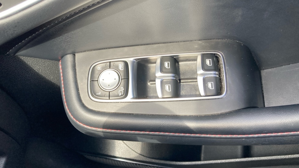 MG HS 1.5 T-GDI Excite 5dr DCT Petrol Hatchback - Image 25