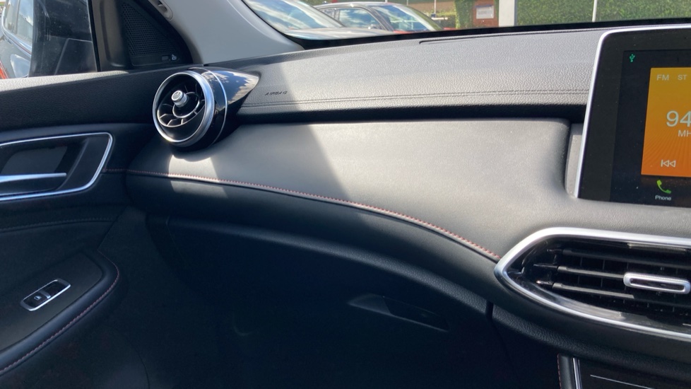 MG HS 1.5 T-GDI Excite 5dr DCT Petrol Hatchback - Image 27