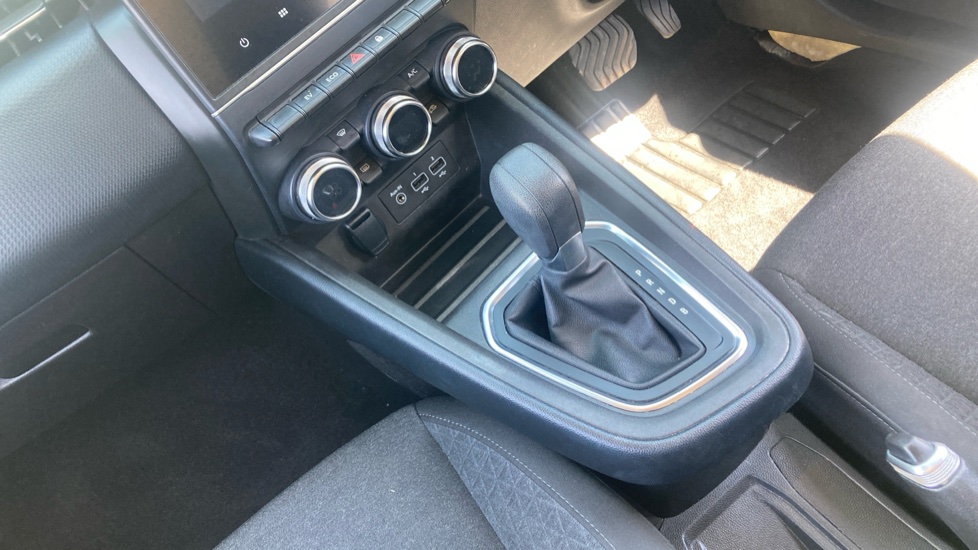 Renault Clio 1.6 E-TECH full hybrid 145 Evolution 5dr Auto Hybrid Hatchback - Image 13