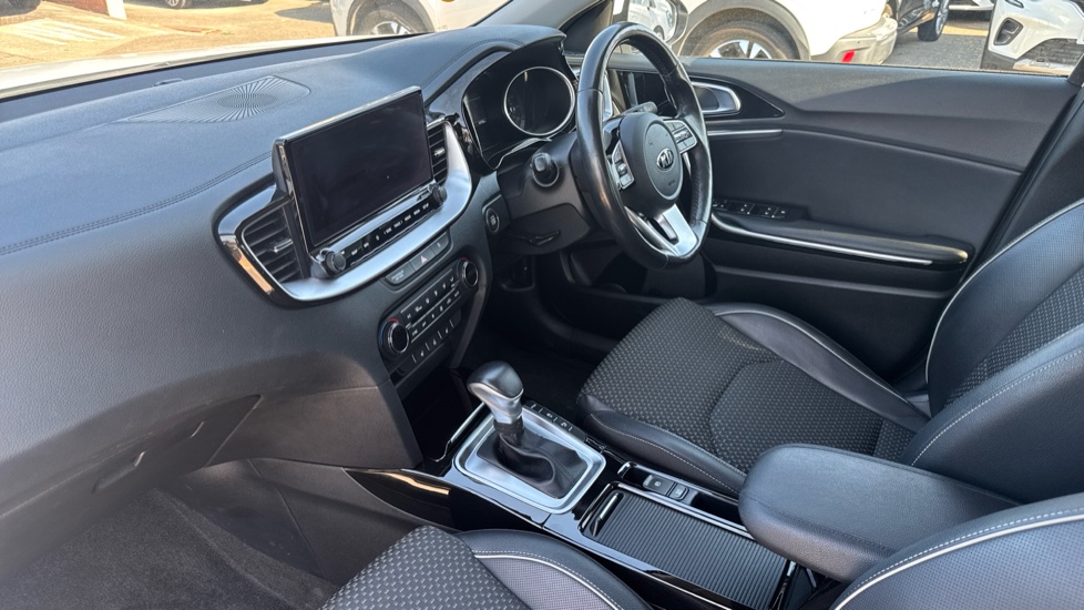 Kia Xceed 1.4T GDi ISG 3 5dr DCT Petrol Hatchback - Image 9