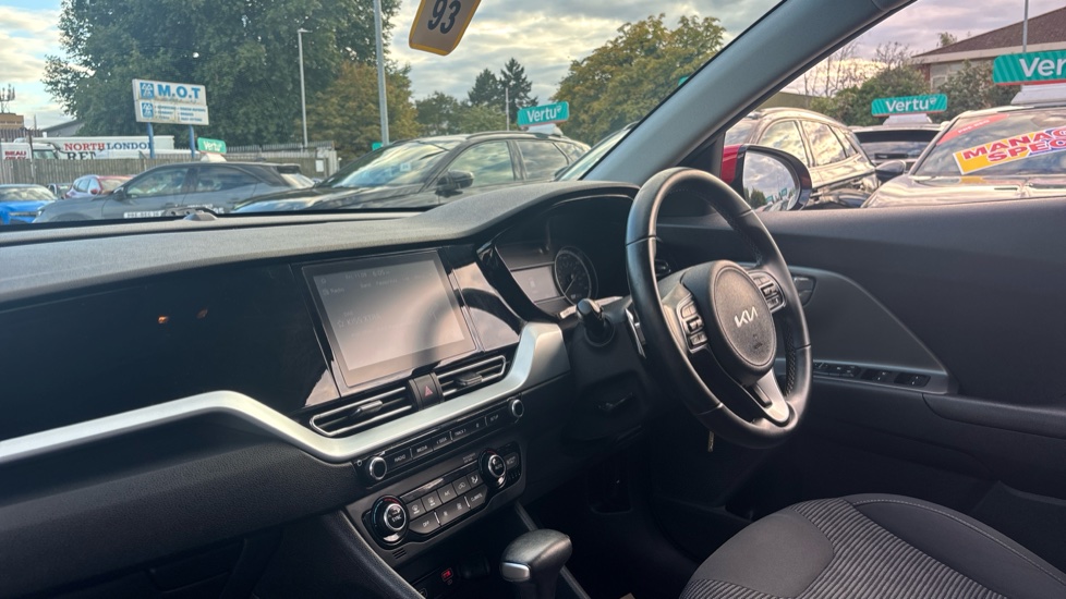 Kia Niro 1.6 GDi Hybrid 2 5dr DCT Hybrid Estate - Image 9