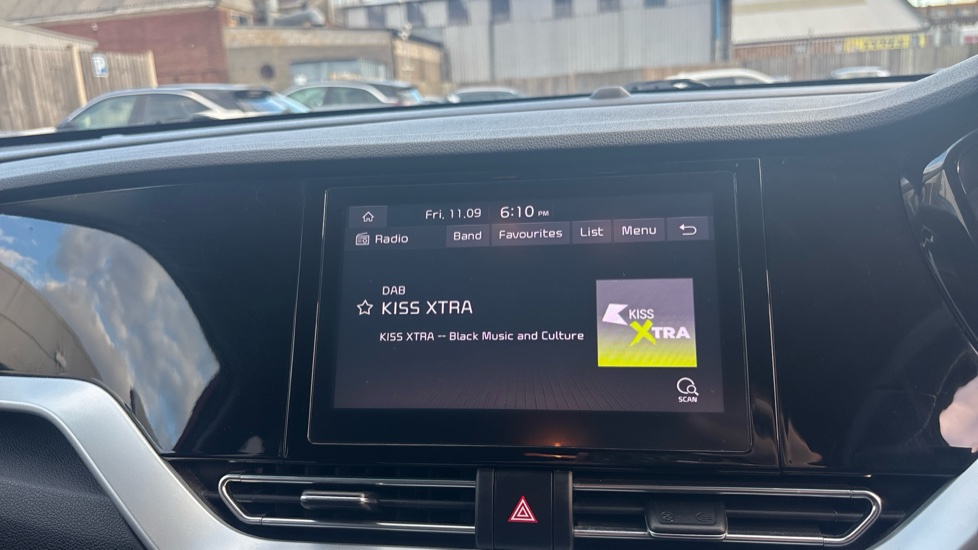 Kia Niro 1.6 GDi Hybrid 2 5dr DCT Hybrid Estate - Image 12