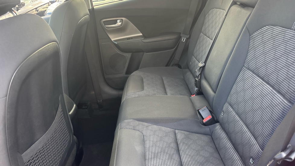 Kia Niro 1.6 GDi Hybrid 2 5dr DCT Hybrid Estate - Image 16
