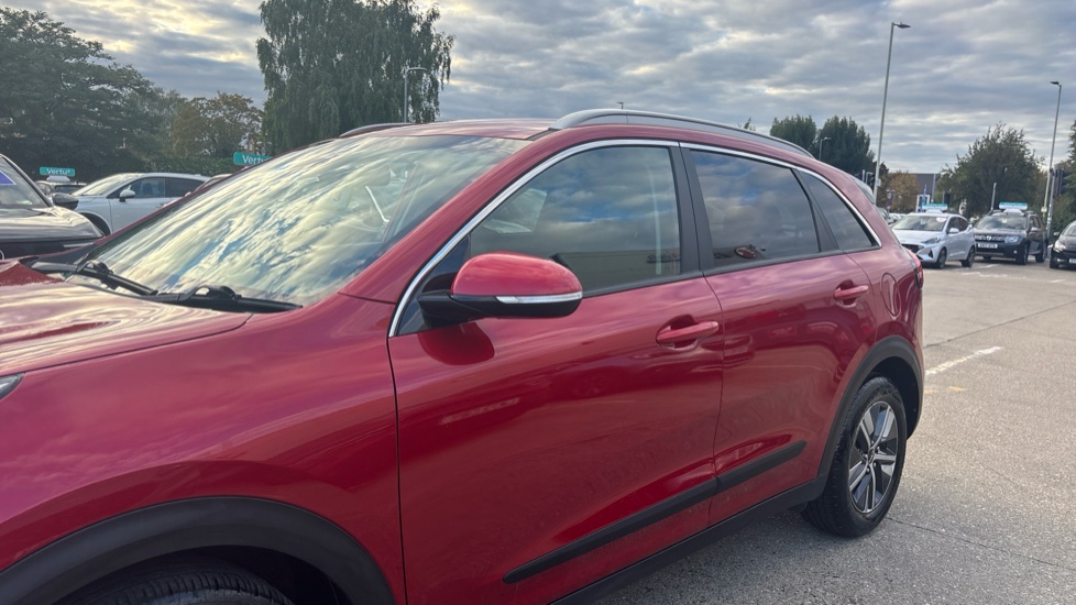 Kia Niro 1.6 GDi Hybrid 2 5dr DCT Hybrid Estate - Image 24