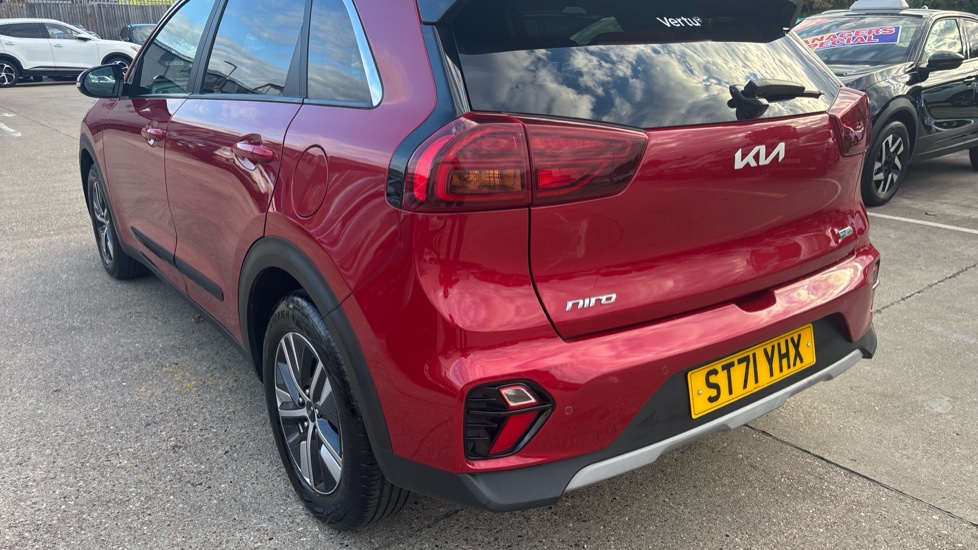 Kia Niro 1.6 GDi Hybrid 2 5dr DCT Hybrid Estate - Image 27