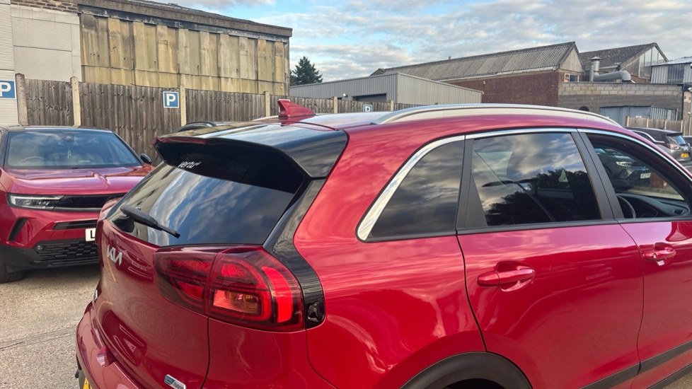Kia Niro 1.6 GDi Hybrid 2 5dr DCT Hybrid Estate - Image 30