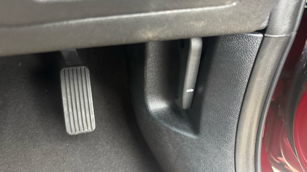 Kia Niro 1.6 GDi Hybrid 2 5dr DCT Hybrid Estate - Image 35