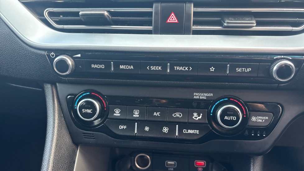 Kia Niro 1.6 GDi Hybrid 2 5dr DCT Hybrid Estate - Image 40