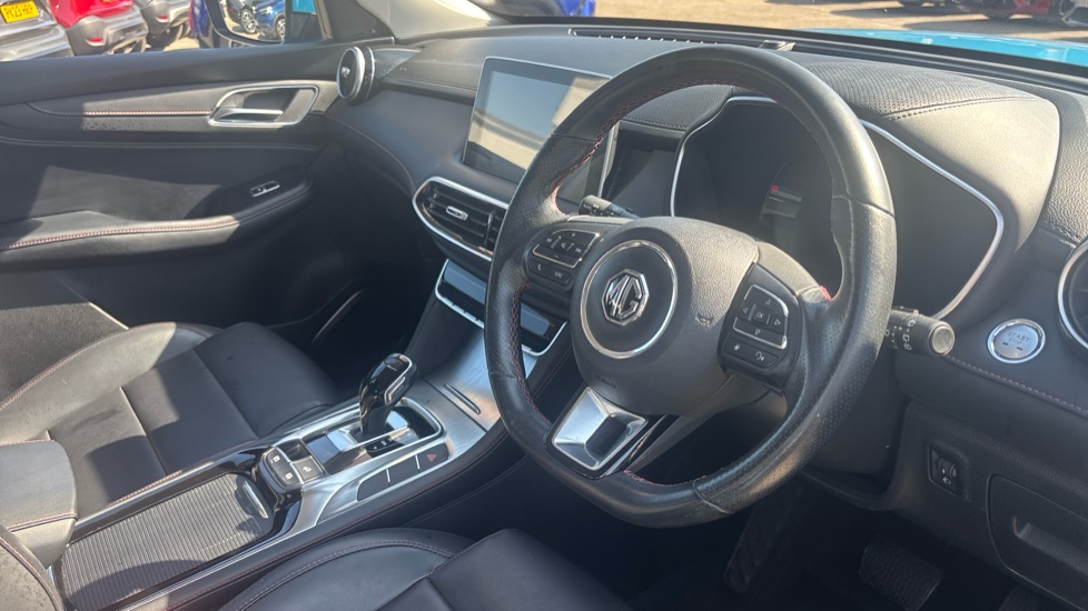 MG HS 1.5 T-GDI Excite 5dr DCT Petrol Hatchback - Image 11