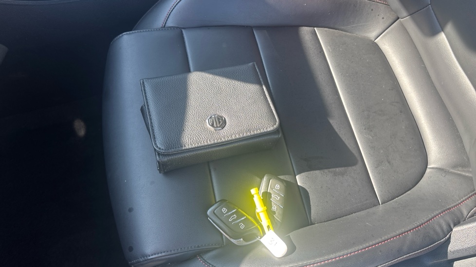 MG HS 1.5 T-GDI Excite 5dr DCT Petrol Hatchback - Image 19