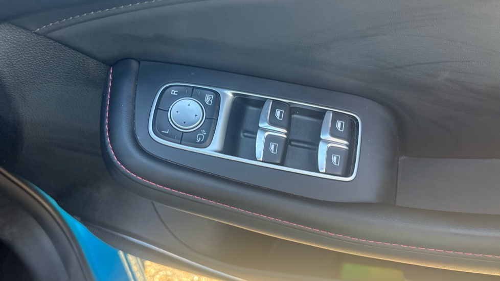 MG HS 1.5 T-GDI Excite 5dr DCT Petrol Hatchback - Image 32