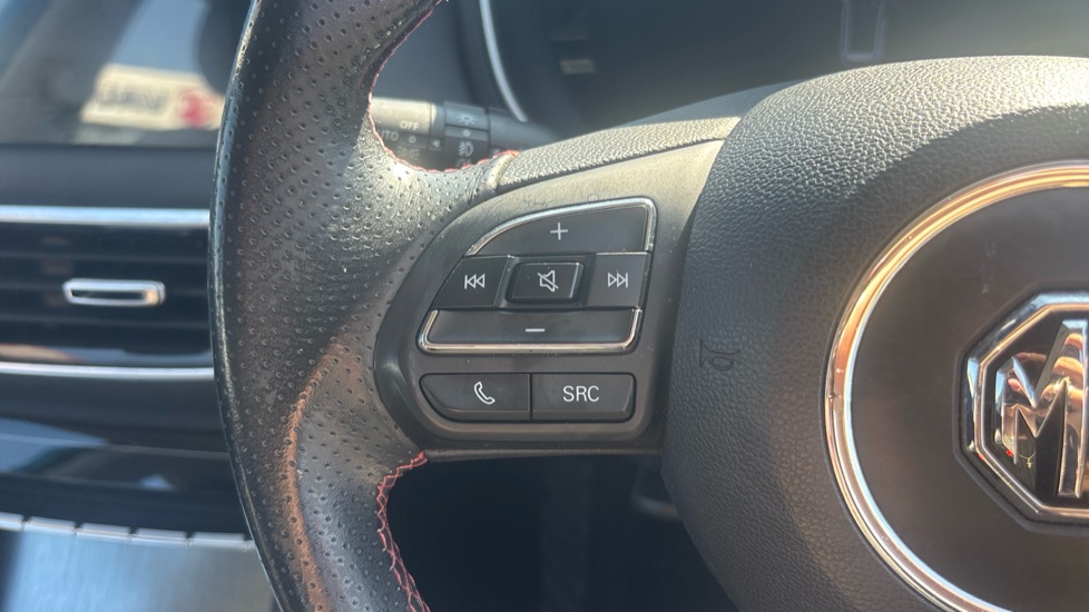 MG HS 1.5 T-GDI Excite 5dr DCT Petrol Hatchback - Image 38