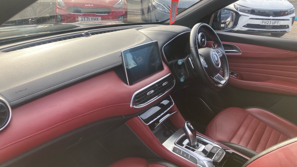 MG HS 1.5 T-GDI Exclusive 5dr DCT Petrol Hatchback - Image 9