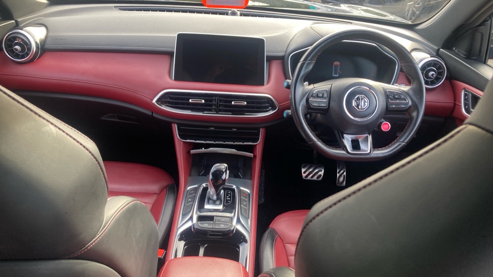 MG HS 1.5 T-GDI Exclusive 5dr DCT Petrol Hatchback - Image 10