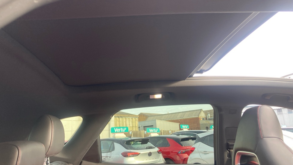 MG HS 1.5 T-GDI Exclusive 5dr DCT Petrol Hatchback - Image 32