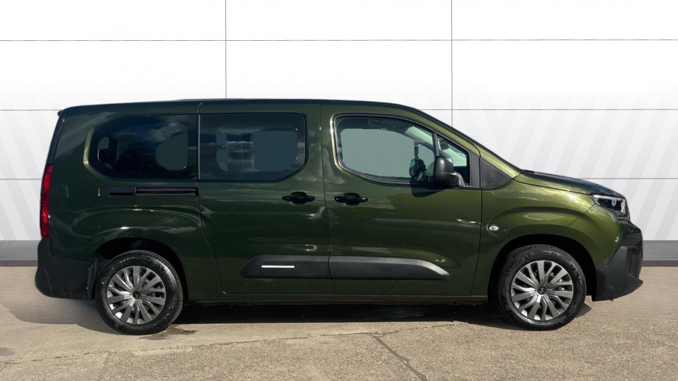 Citroen Berlingo 100kW Plus XL 52kWh 5dr Auto [7 Seat] Electric Estate - Image 5