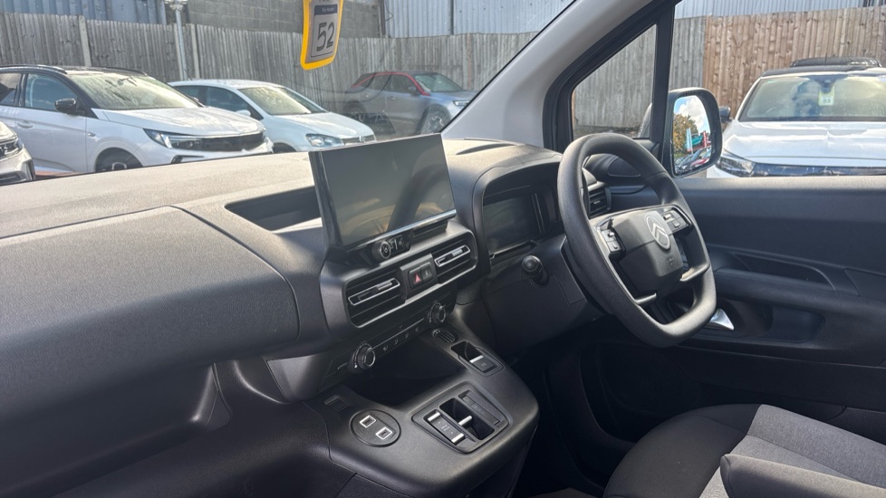 Citroen Berlingo 100kW Plus XL 52kWh 5dr Auto [7 Seat] Electric Estate - Image 9