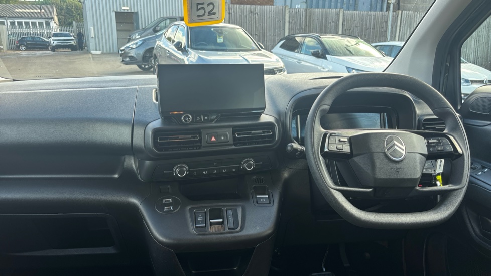 Citroen Berlingo 100kW Plus XL 52kWh 5dr Auto [7 Seat] Electric Estate - Image 10