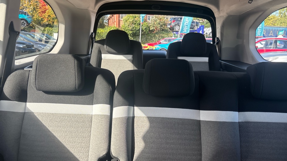 Citroen Berlingo 100kW Plus XL 52kWh 5dr Auto [7 Seat] Electric Estate - Image 15