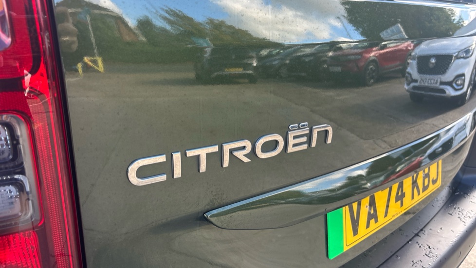 Citroen Berlingo 100kW Plus XL 52kWh 5dr Auto [7 Seat] Electric Estate - Image 23